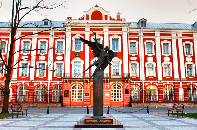 دانشگاه ملی سنتپترزبورگ روسیه