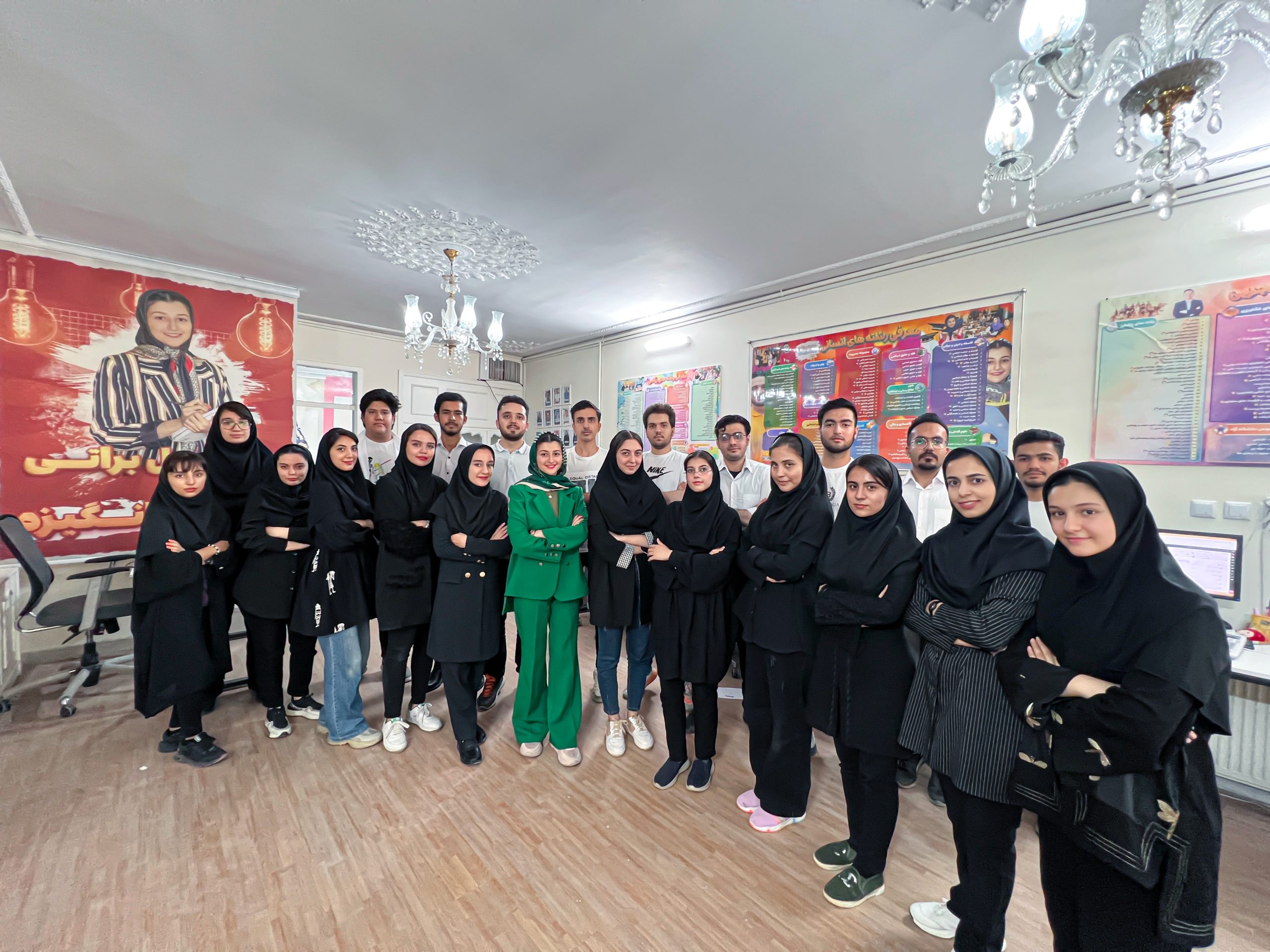 عکس-دست-جمعی-مشاوران (1)
